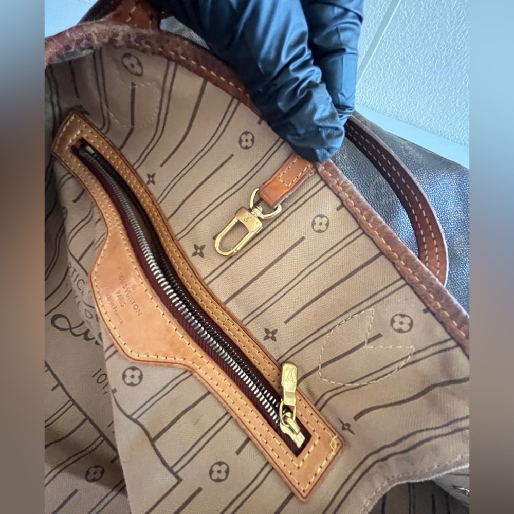 Louis Vuitton Neverfull MM - Picture 13 of 13